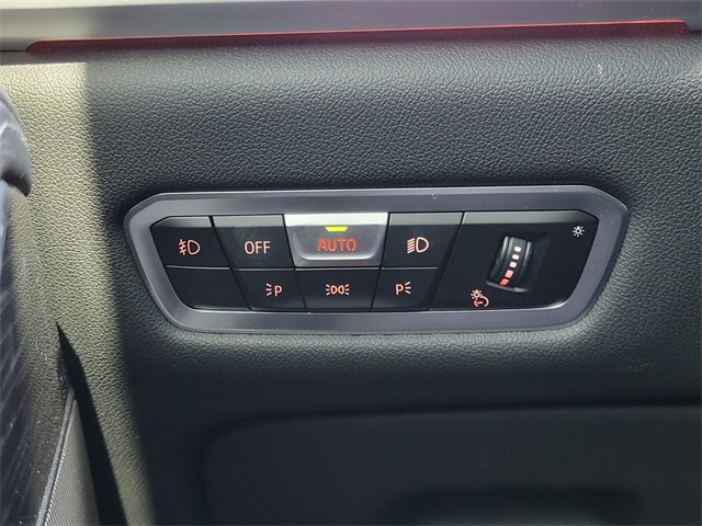 Vehicle image 26 of 31