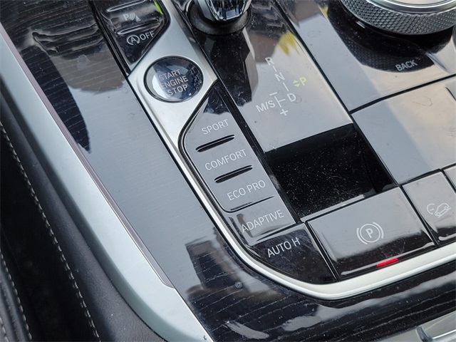 Vehicle image 20 of 31