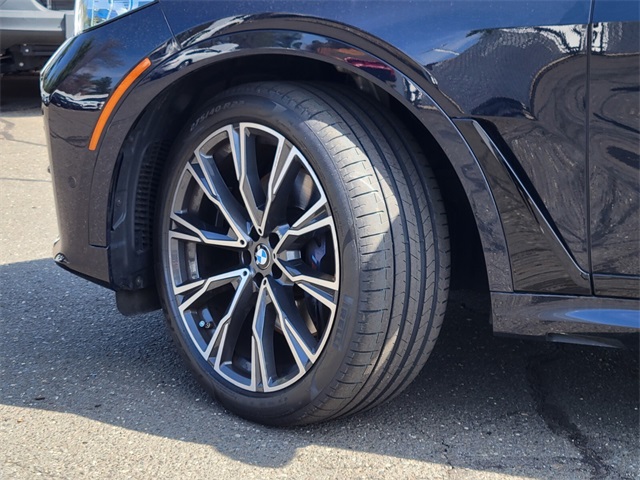 Vehicle image 9 of 31