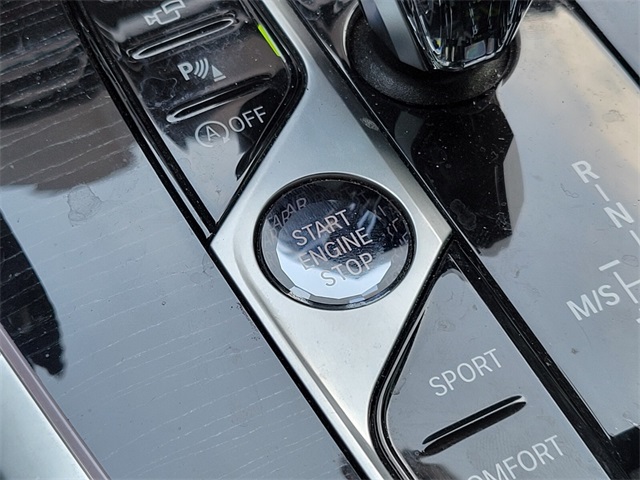 Vehicle image 23 of 31