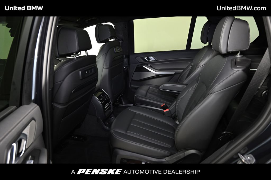 Vehicle image 8 of 26