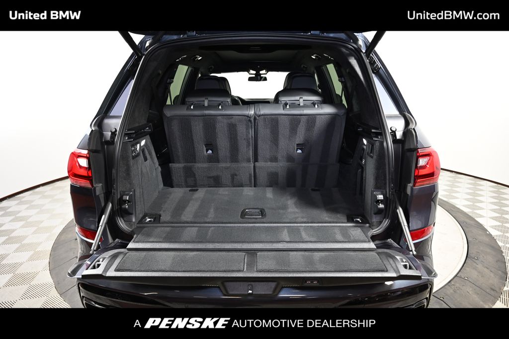 Vehicle image 22 of 26