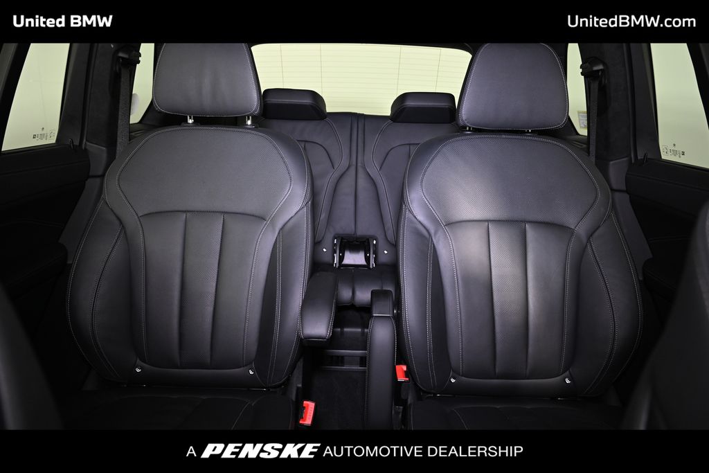 Vehicle image 10 of 26