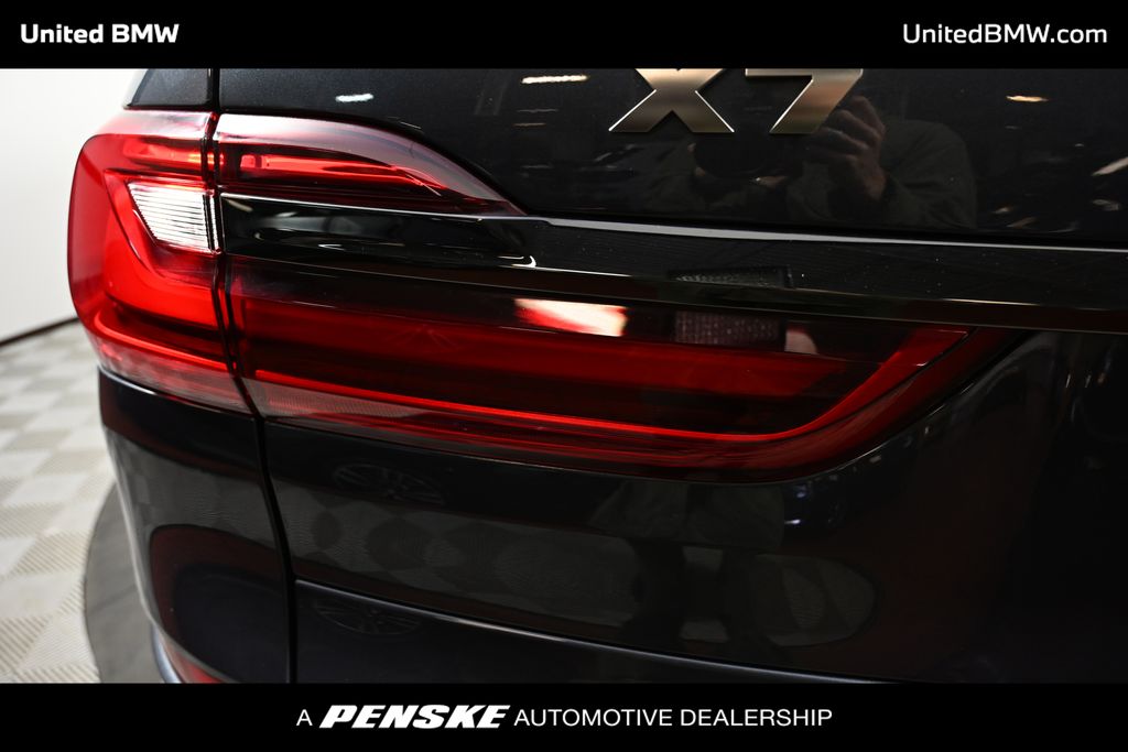 Vehicle image 23 of 26