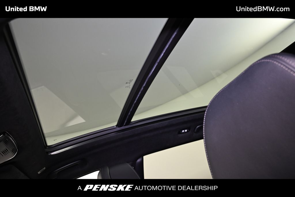Vehicle image 24 of 26