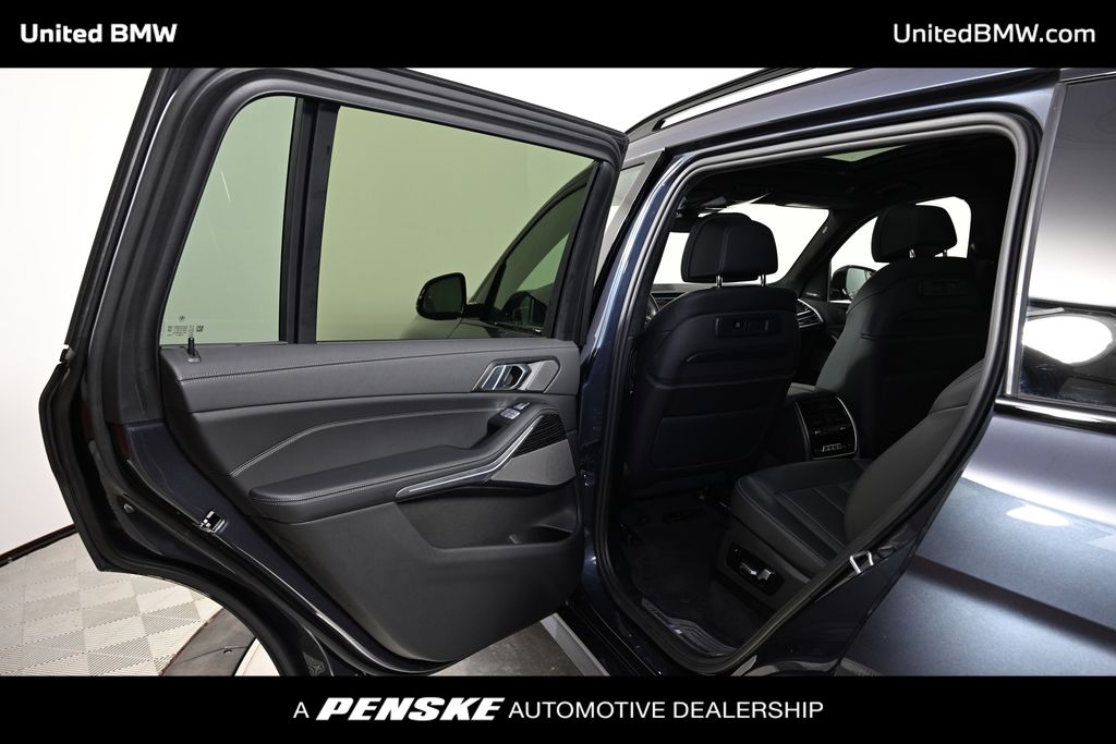 Vehicle image 12 of 26