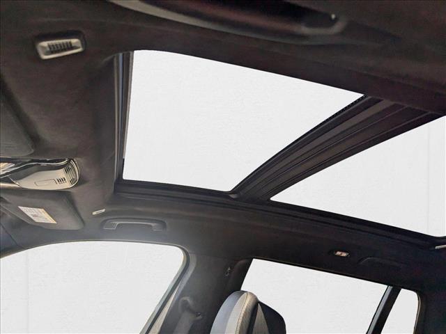 Vehicle image 17 of 24