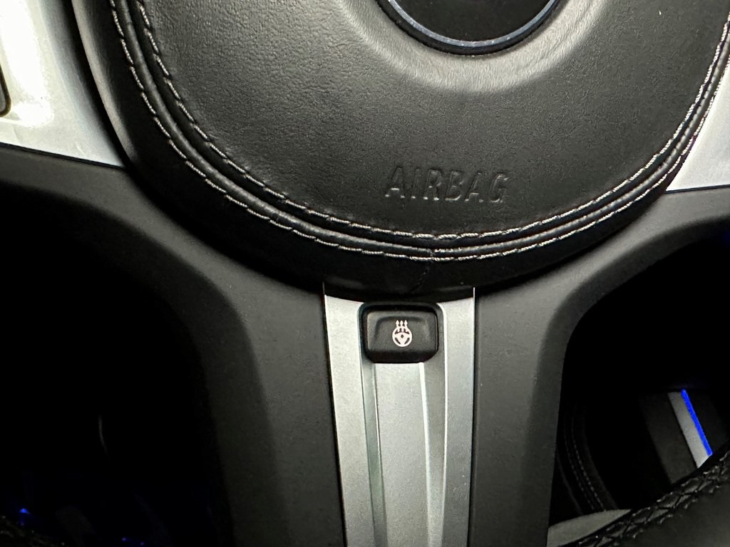 Vehicle image 32 of 36
