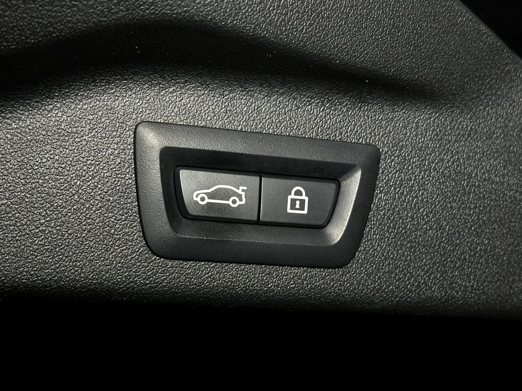 Vehicle image 7 of 36