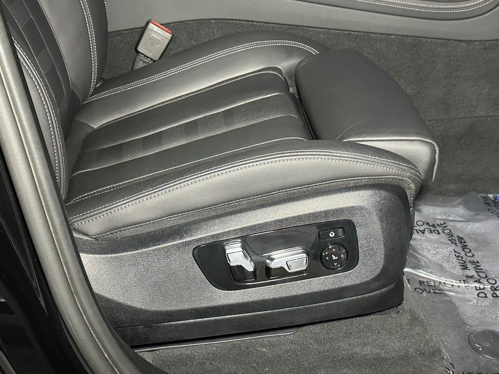 Vehicle image 11 of 36