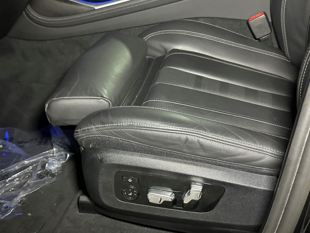 Vehicle image 19 of 36