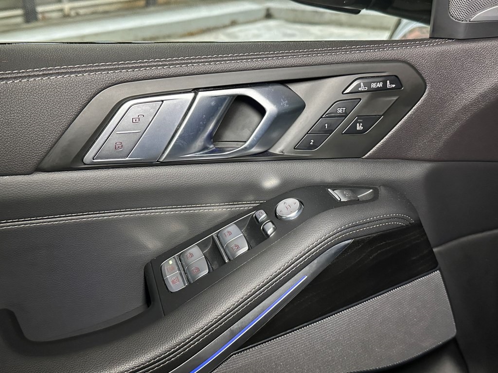 Vehicle image 17 of 36