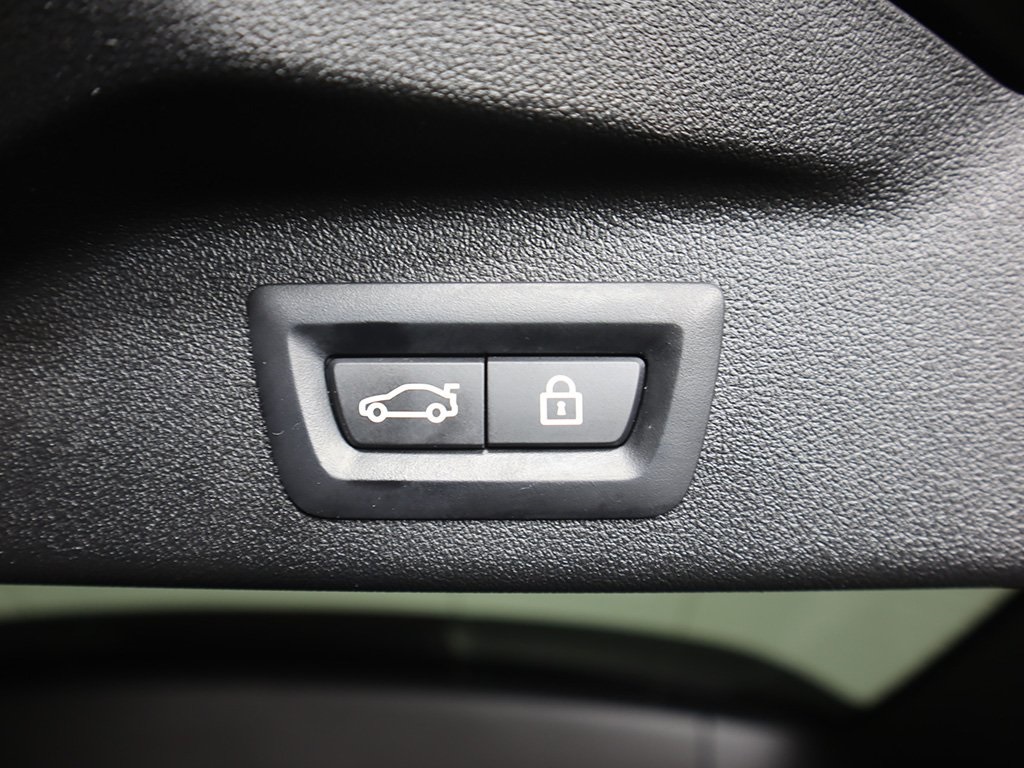Vehicle image 72 of 80