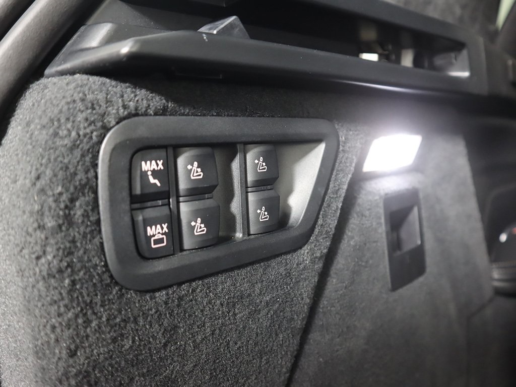 Vehicle image 70 of 80