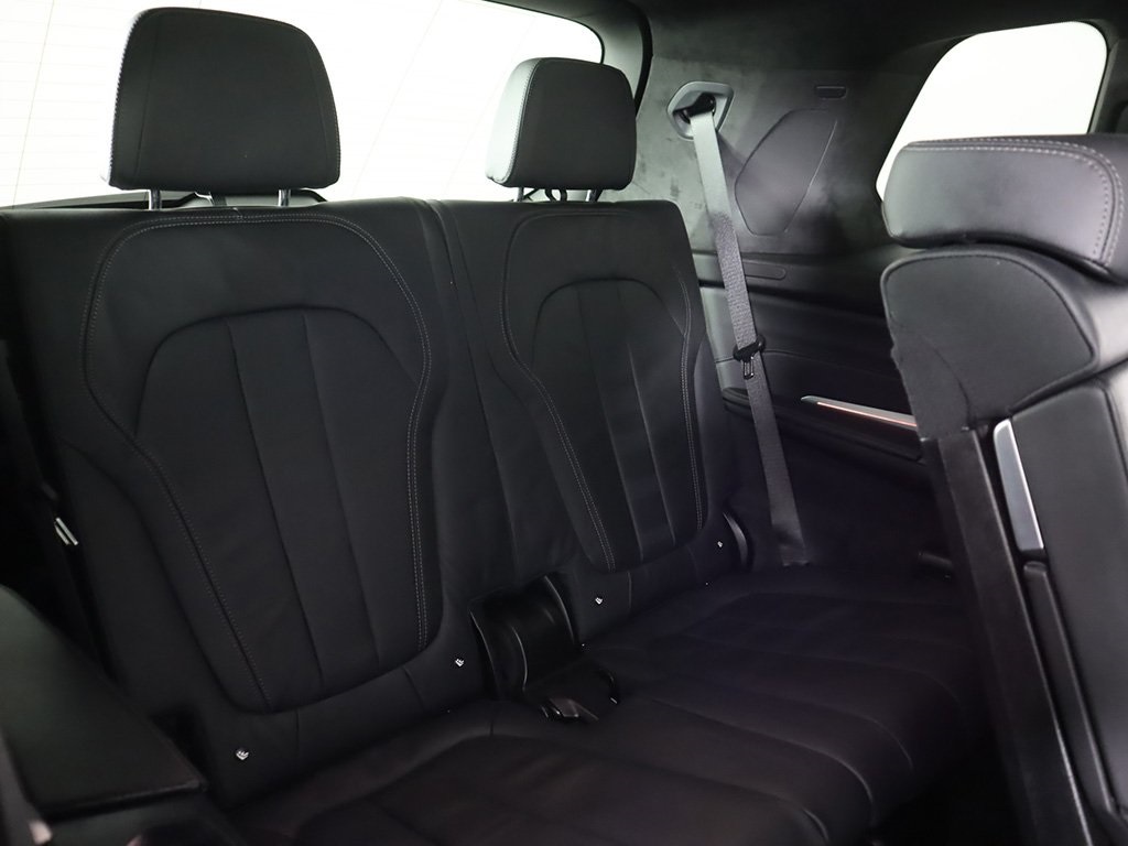 Vehicle image 41 of 80