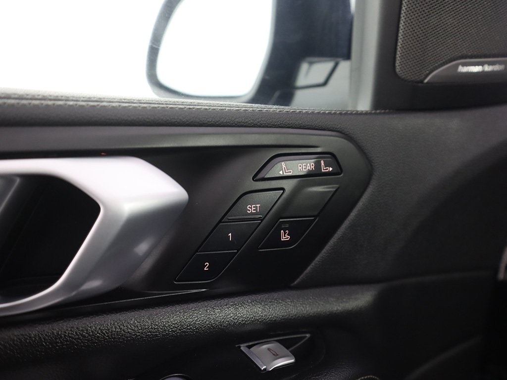 Vehicle image 46 of 80
