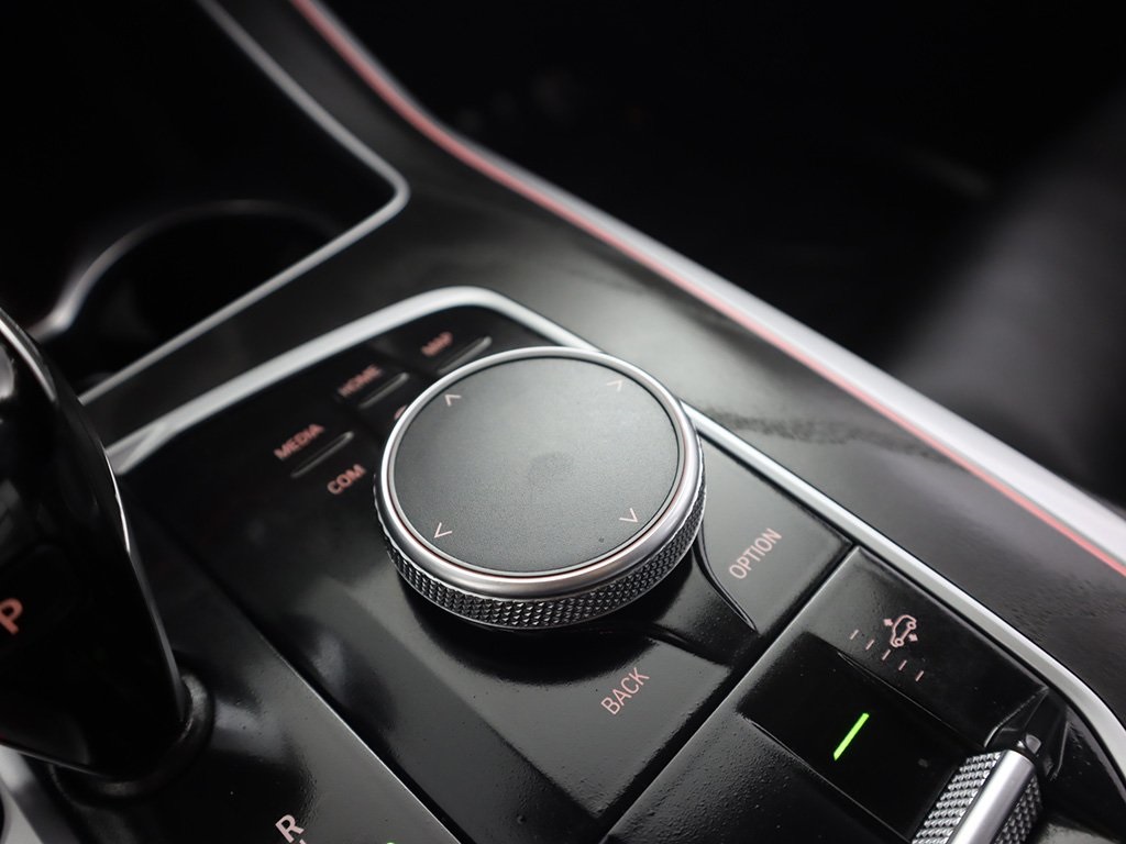 Vehicle image 62 of 80