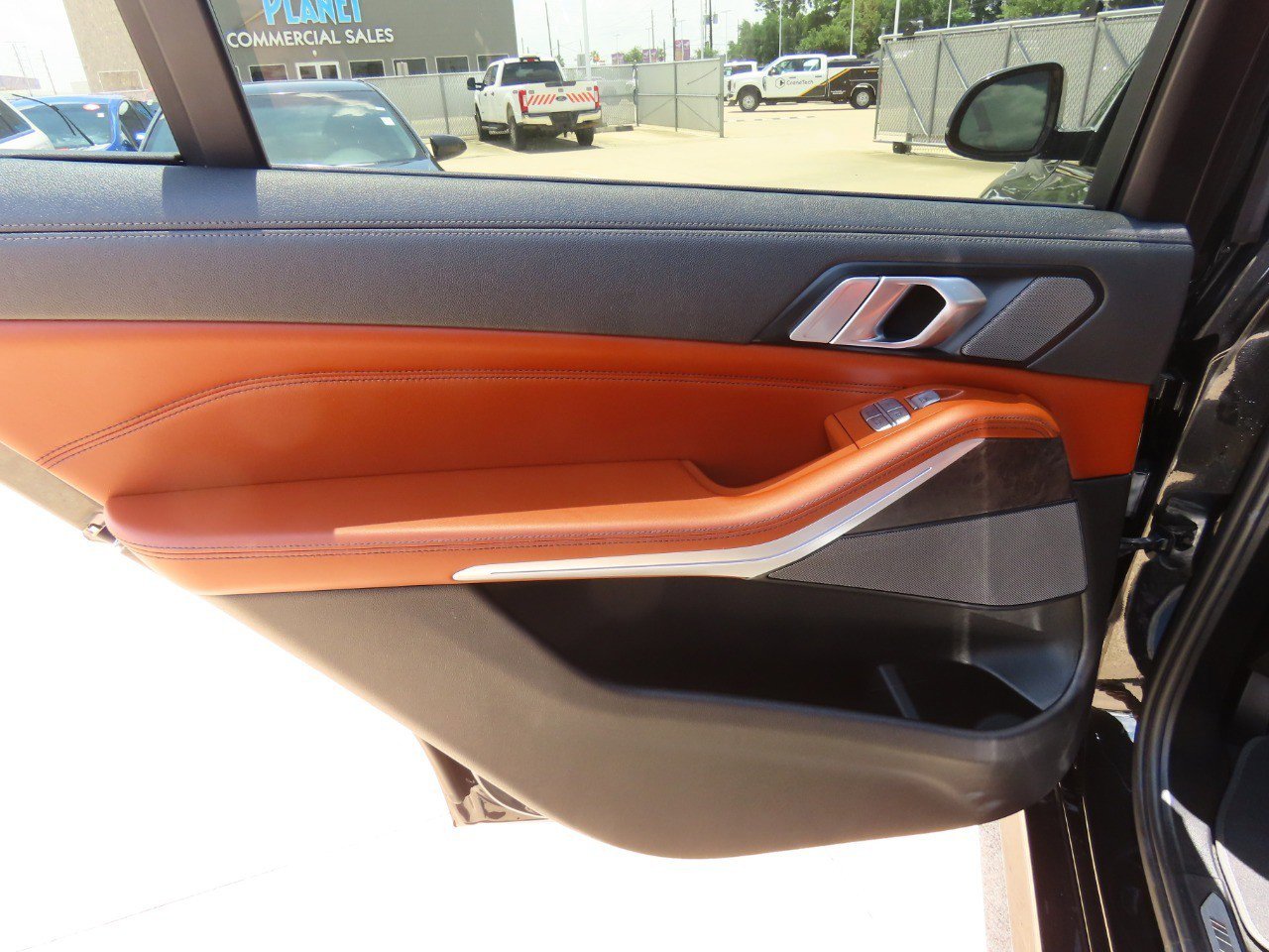 Vehicle image 23 of 38