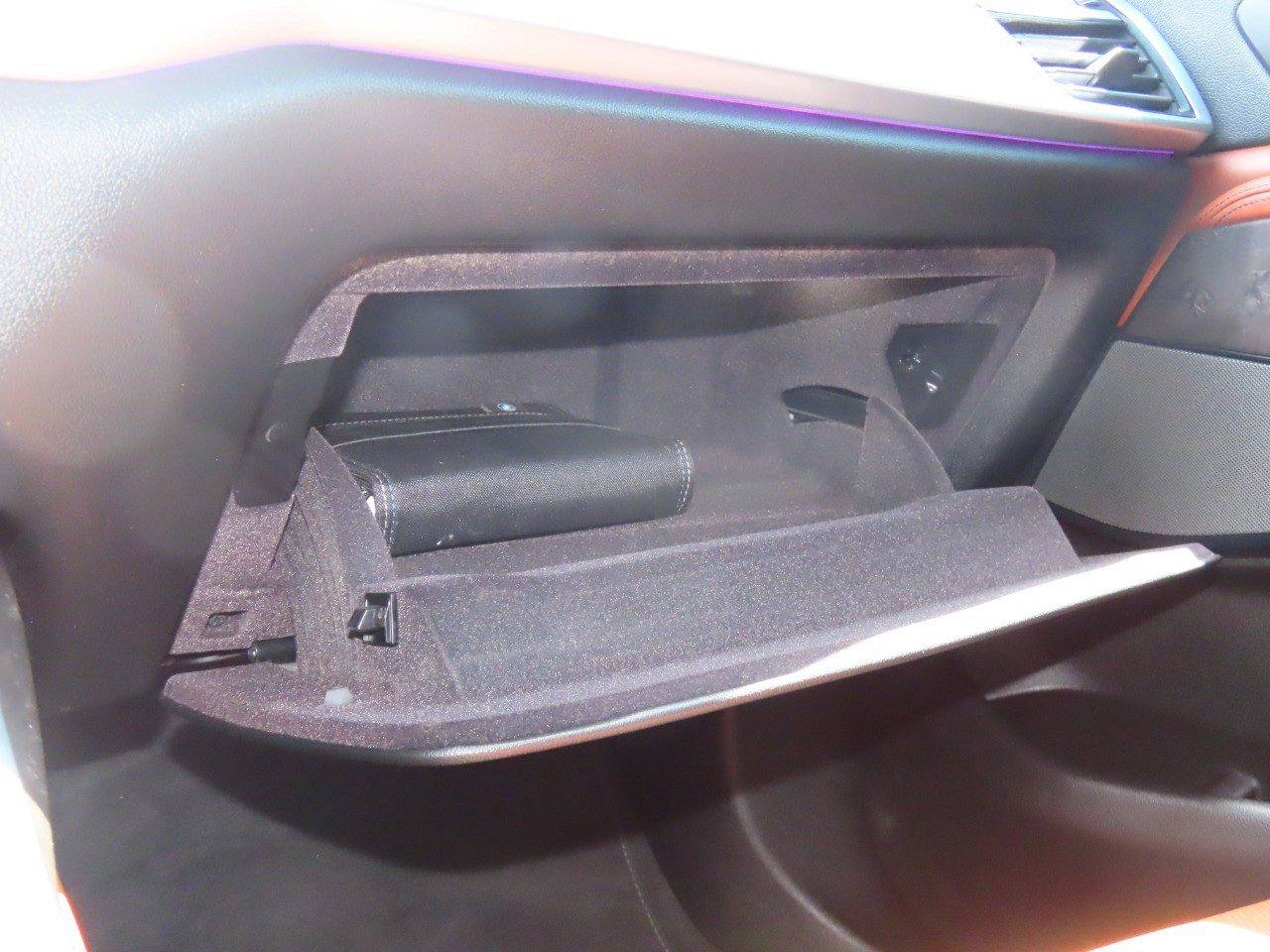 Vehicle image 14 of 38