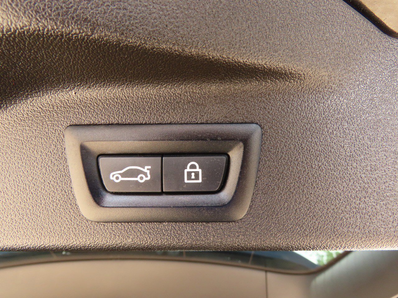 Vehicle image 29 of 38