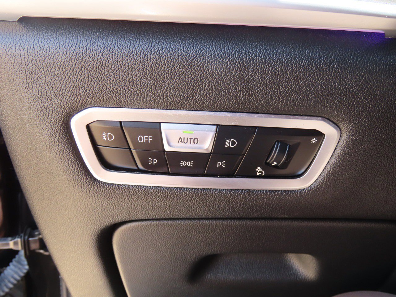 Vehicle image 35 of 38