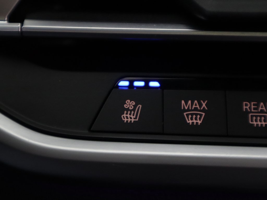 Vehicle image 50 of 74