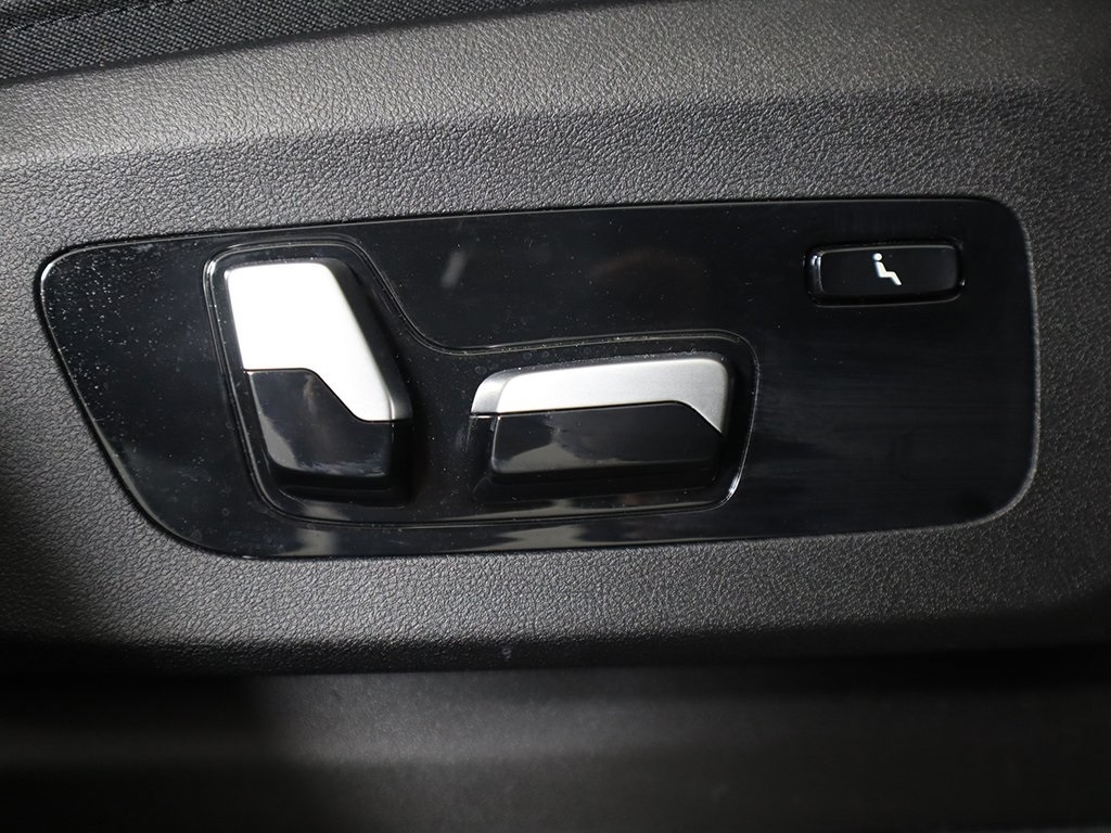 Vehicle image 56 of 74