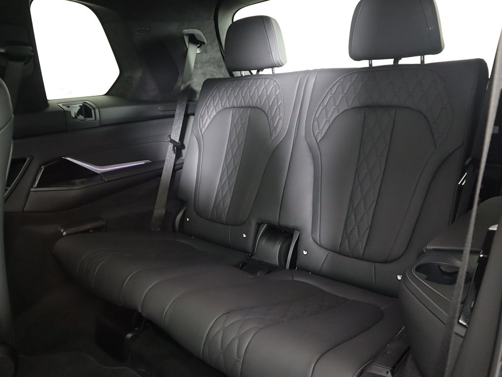 Vehicle image 18 of 74