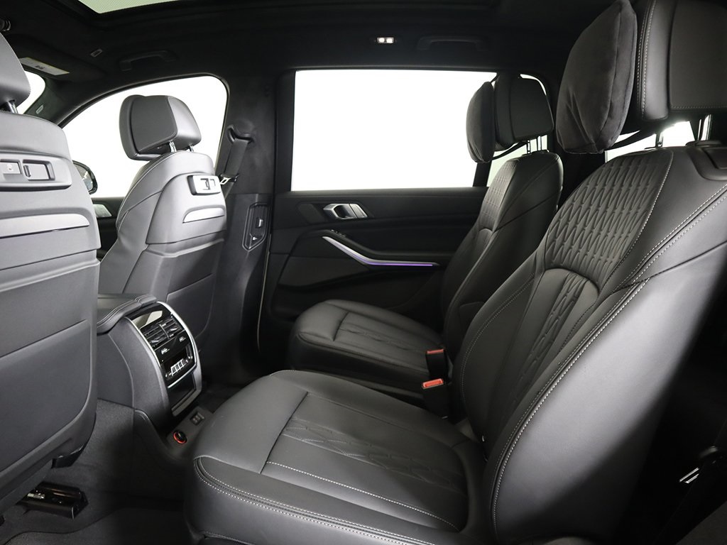 Vehicle image 21 of 74