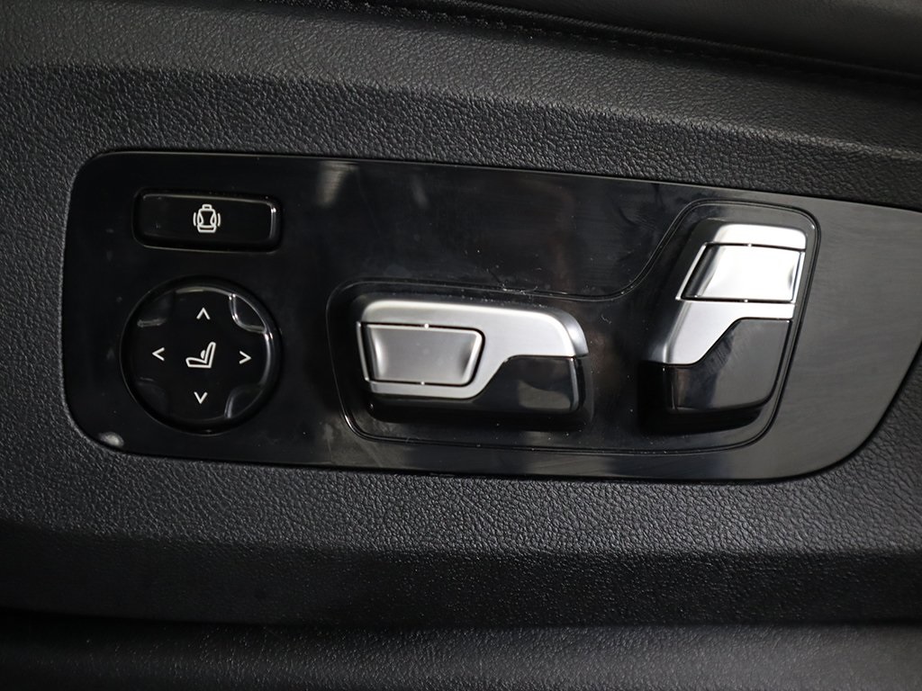 Vehicle image 69 of 74