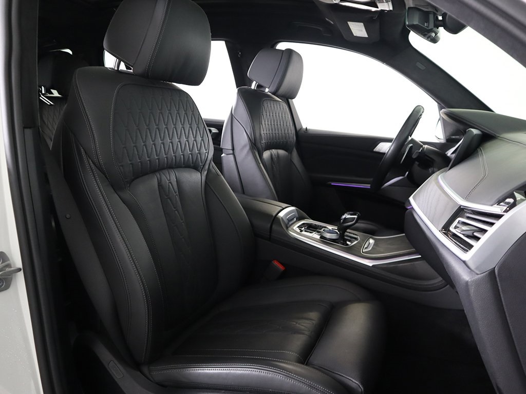 Vehicle image 17 of 74