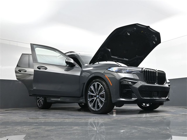 Vehicle image 11 of 37