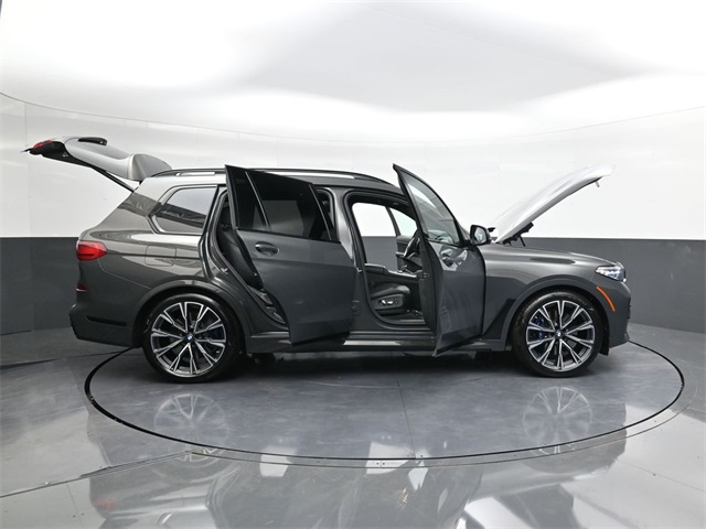 Vehicle image 15 of 37