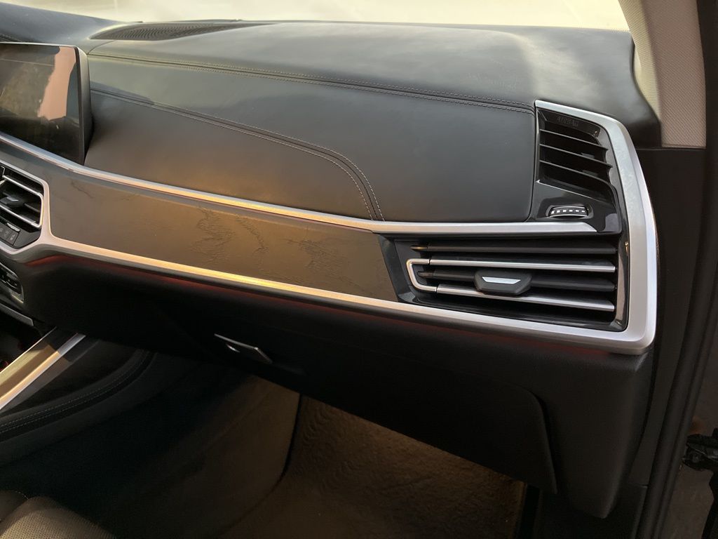 2022 BMW X7 xDrive40i Image 23 of 33