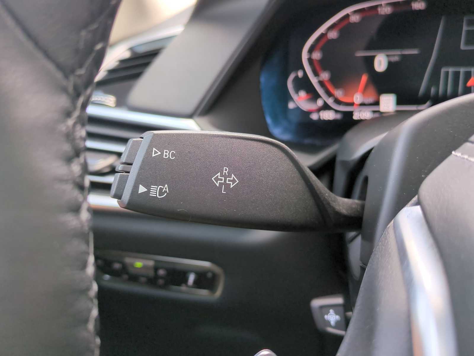 Vehicle image 21 of 30