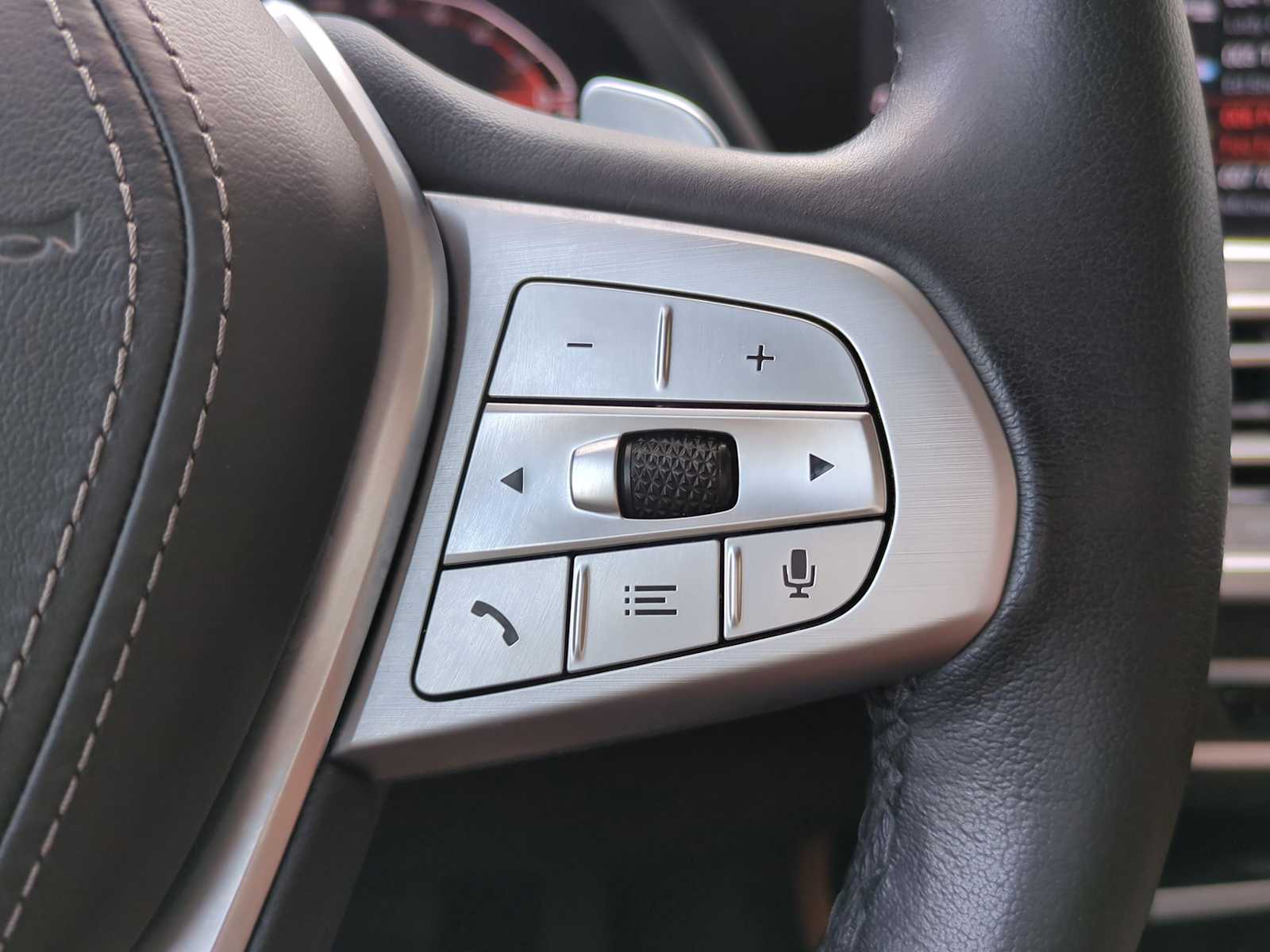 Vehicle image 19 of 30