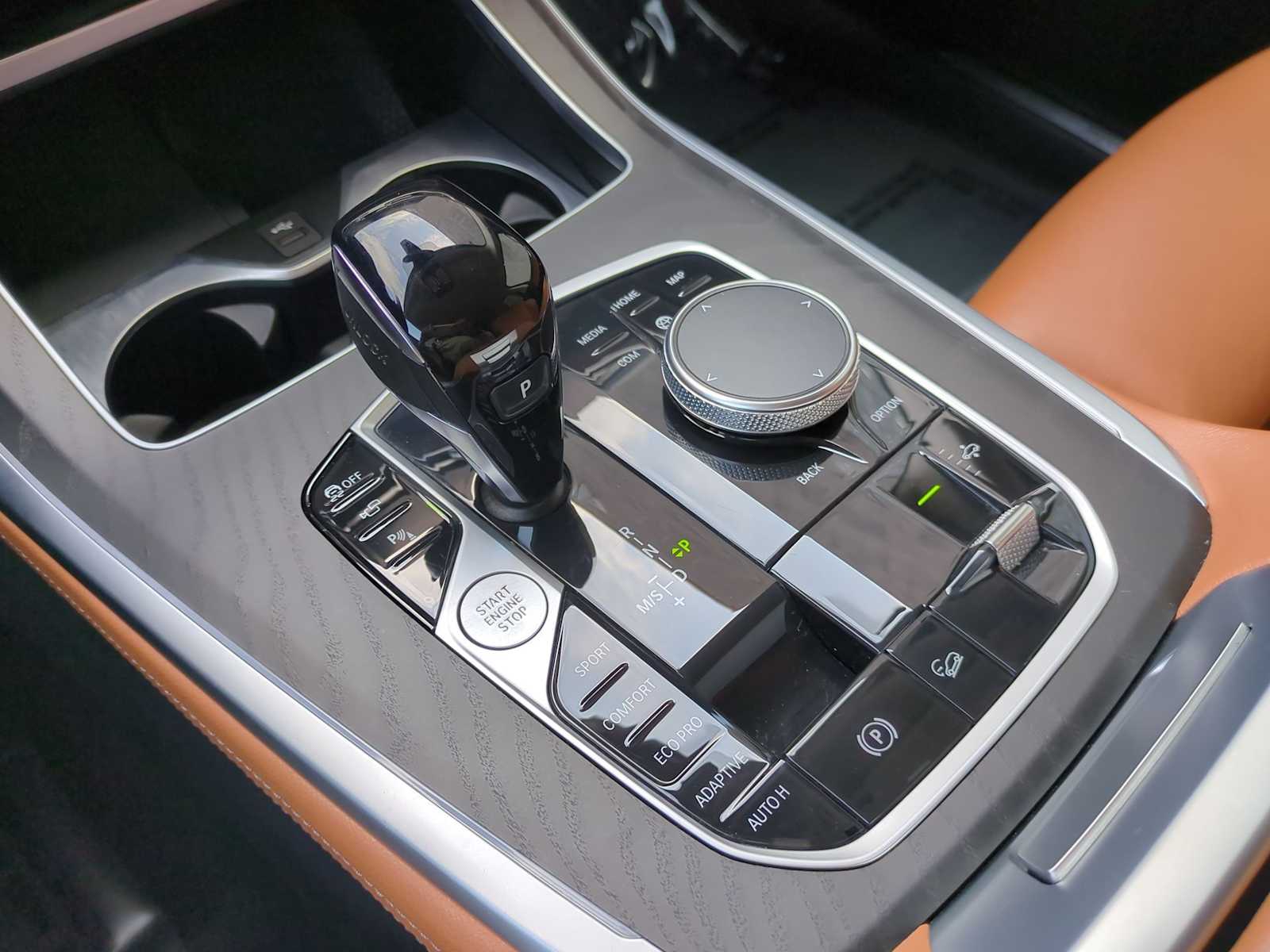 Vehicle image 26 of 30