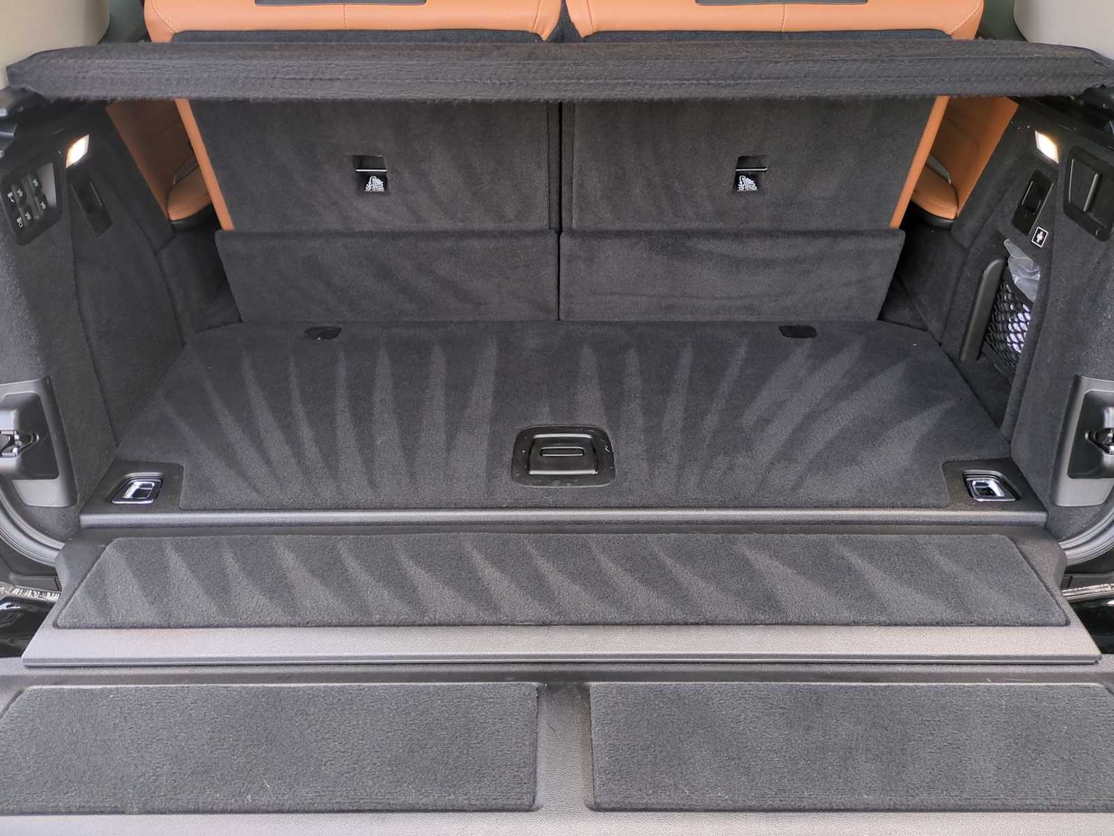 Vehicle image 28 of 30