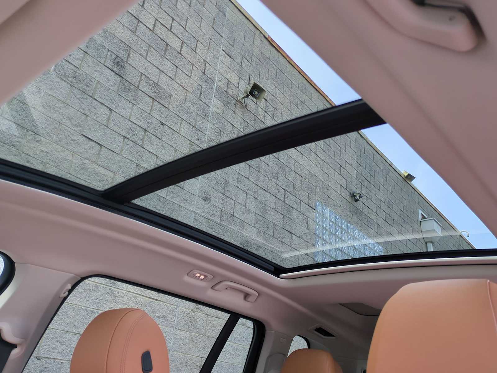 Vehicle image 12 of 30