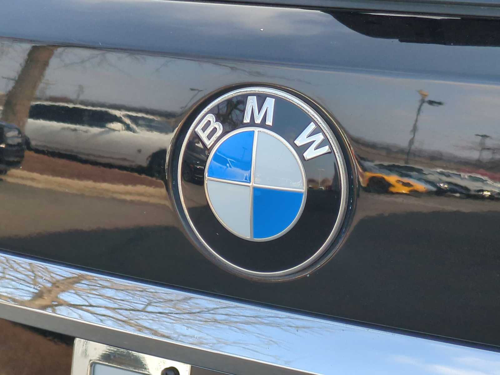 Vehicle image 4 of 30