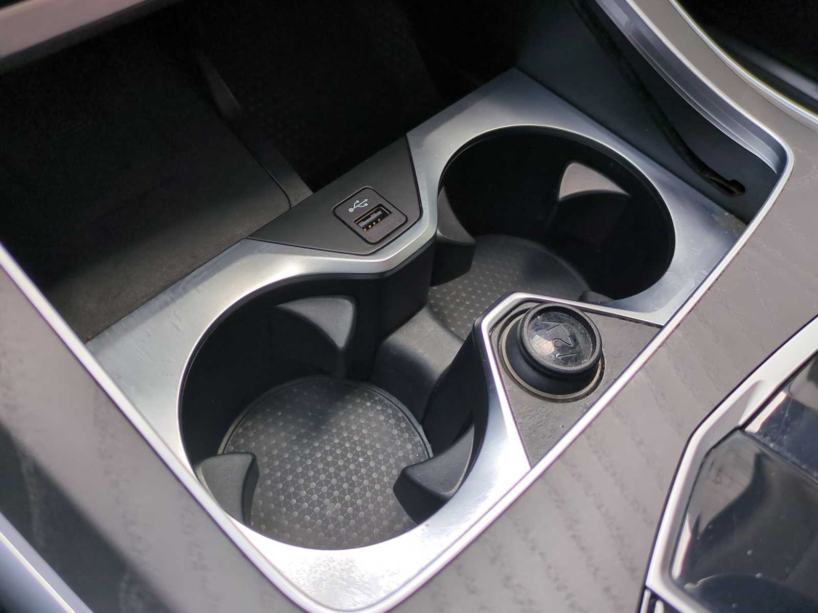 Vehicle image 25 of 30