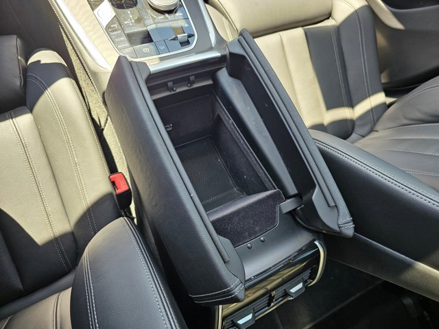Vehicle image 12 of 31