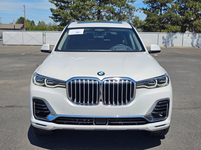 Vehicle image 2 of 31