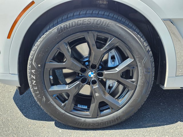 Vehicle image 7 of 31