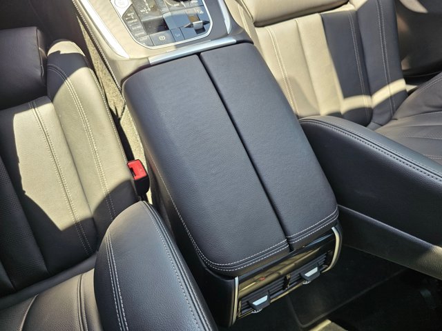 Vehicle image 13 of 31