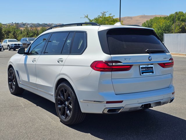 Vehicle image 4 of 31