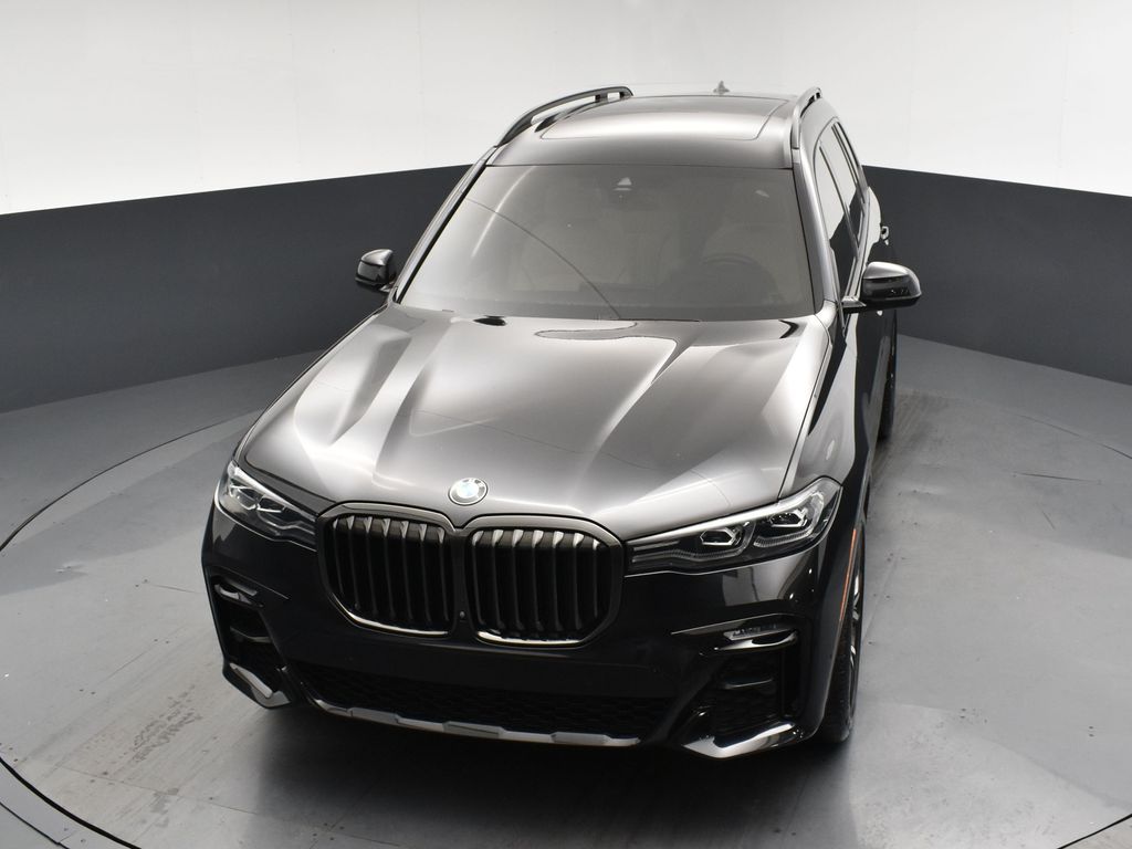 2022 BMW X7 xDrive40i Image 2 of 29