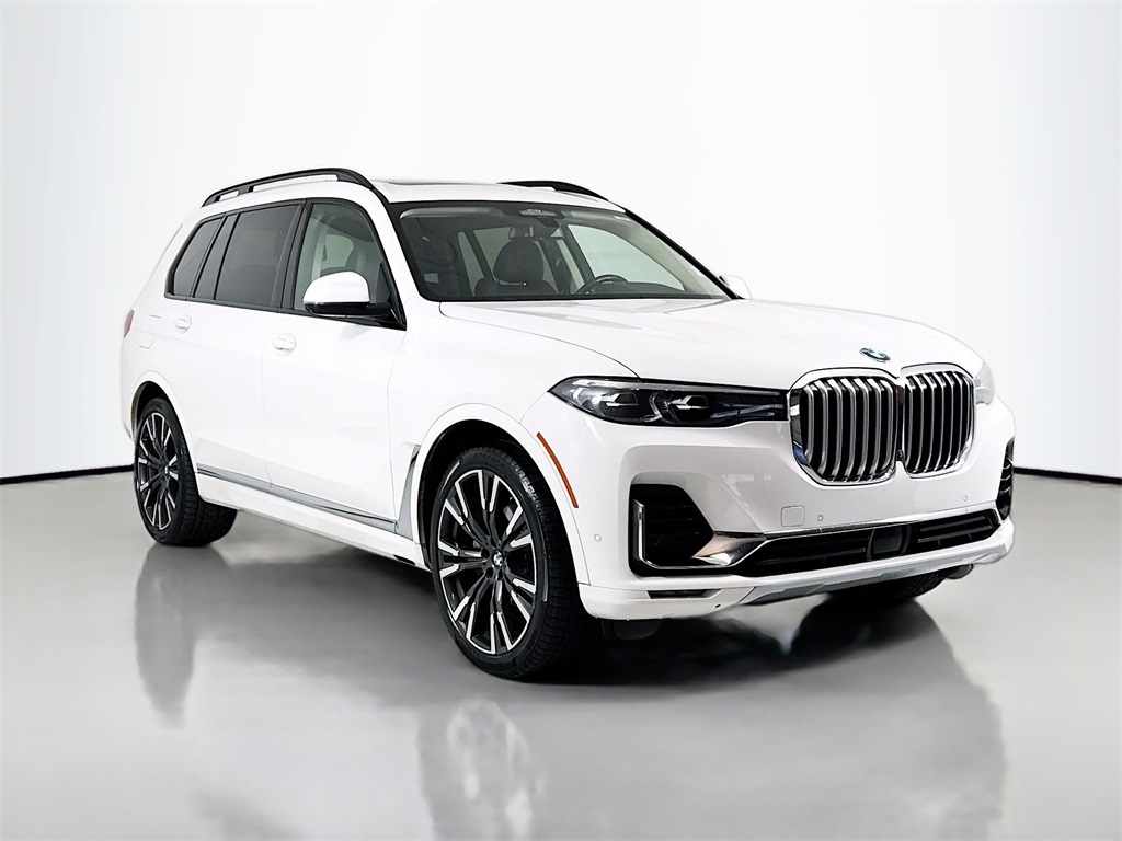 Vehicle image 5 of 44