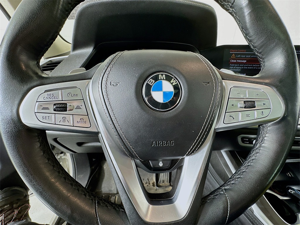 Vehicle image 41 of 44