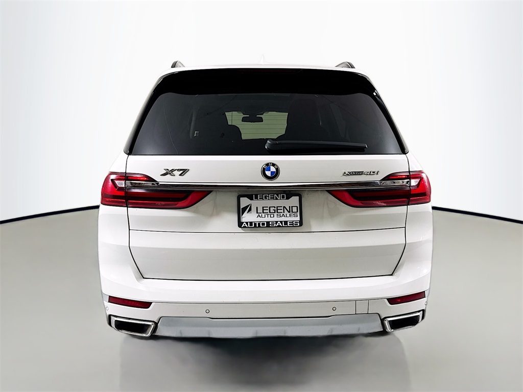 Vehicle image 12 of 44